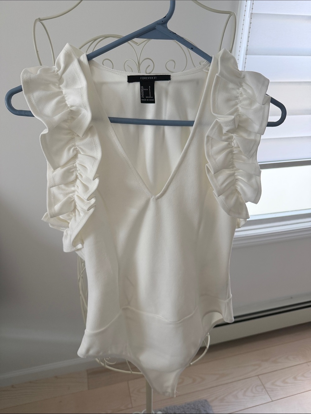 NWOT! Forever 21 White Ruffle Shoulder V-Neck Bodysuit